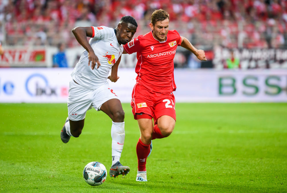 kaiyun体育平台-山东泰山训练开放日，赛前状态回暖引欢呼，德甲在即，高层口径保持一致